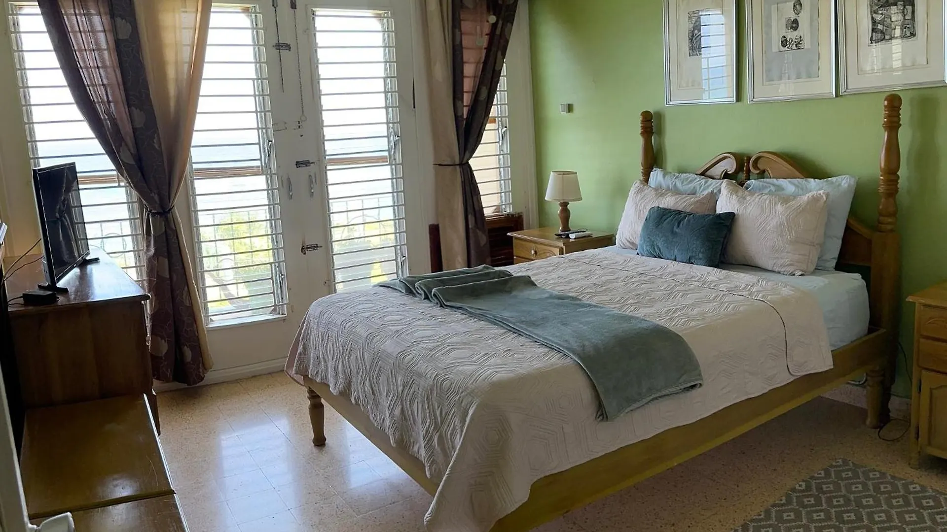 Munzels Ocean View Retreat 2 Apartment Ocho Rios